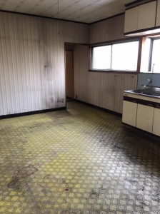 丸亀市内　ゴミ屋敷