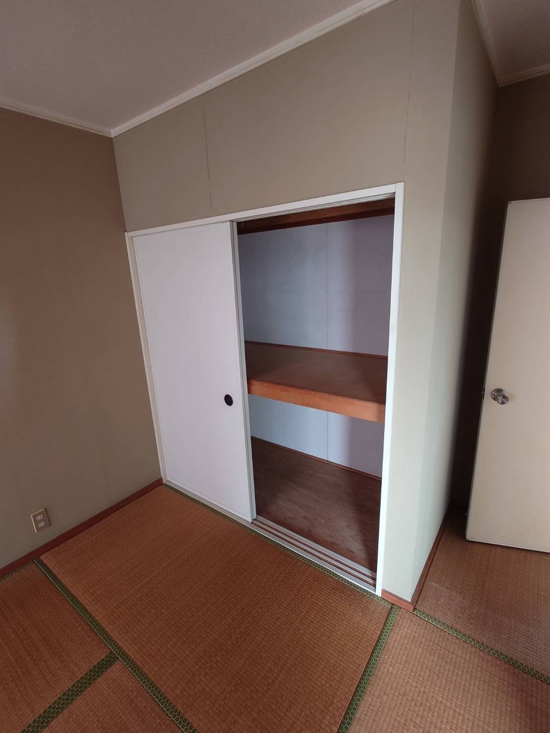 今回は不動産業者様からのご依頼で、三豊市詫間町の 2LDKア...