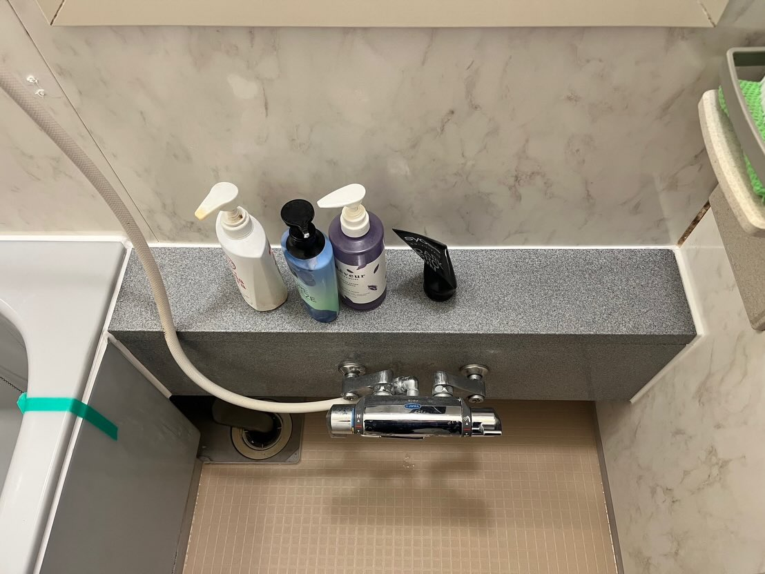 三豊市三野町で、ユニットバスの床張替え工事が行いました！長年...