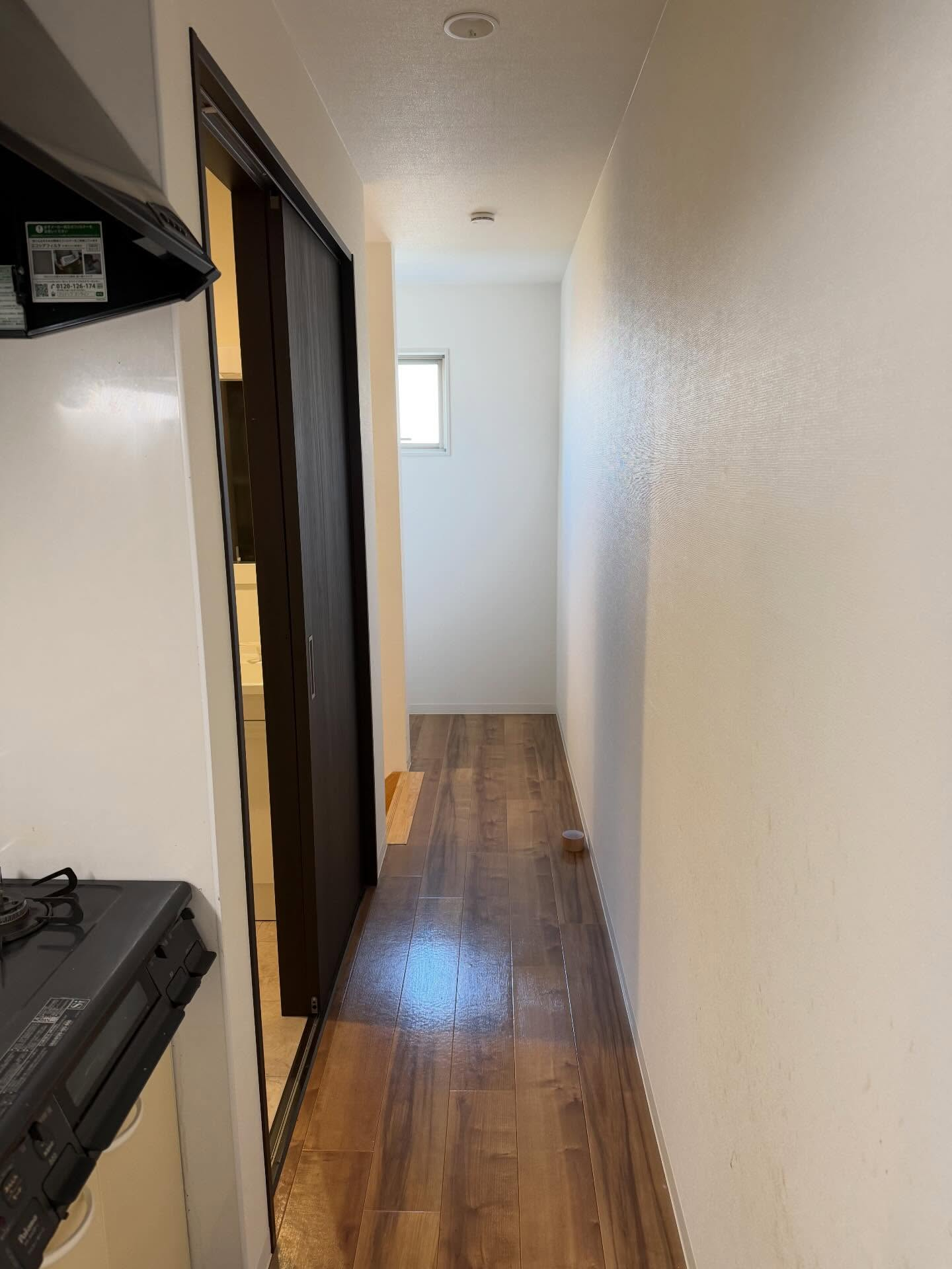 新居浜市での1DKのお部屋の清掃を行いました。