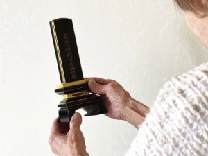 孤立死が社会問題化している理由とは？孤独死との違いや対策
